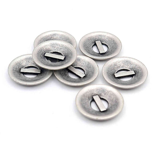 Metal saucer buttons