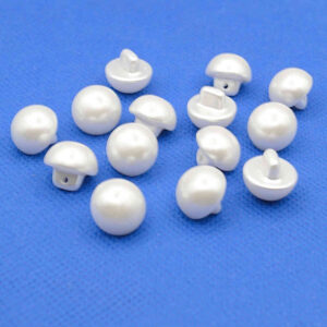 13mm Pearl White buttons