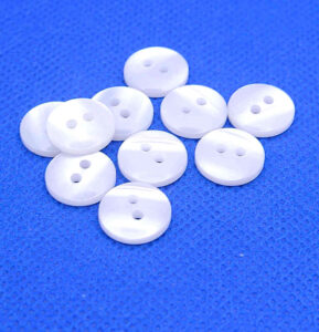 13mm White buttons